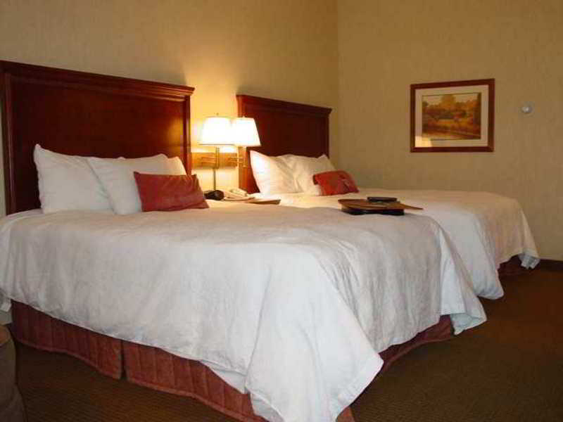 Hampton Inn St. Louis Southwest Фентон Номер фото